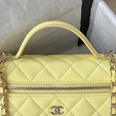 【 配件:盒子、防塵袋 💕】 Chanel 25C lp 飯盒包 黃色 淺黃色 淡黃色 小雞黃 羊皮 手提 單肩 斜挎-3