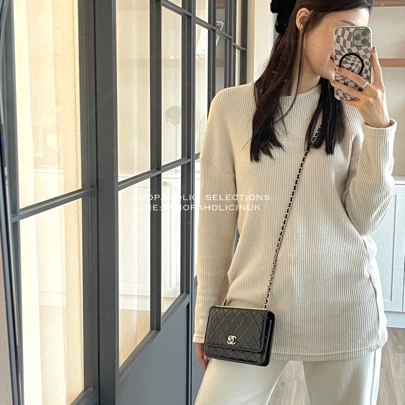 Chanel trendy cc woc 黑色羊皮金釦 上方立體浮雕-1