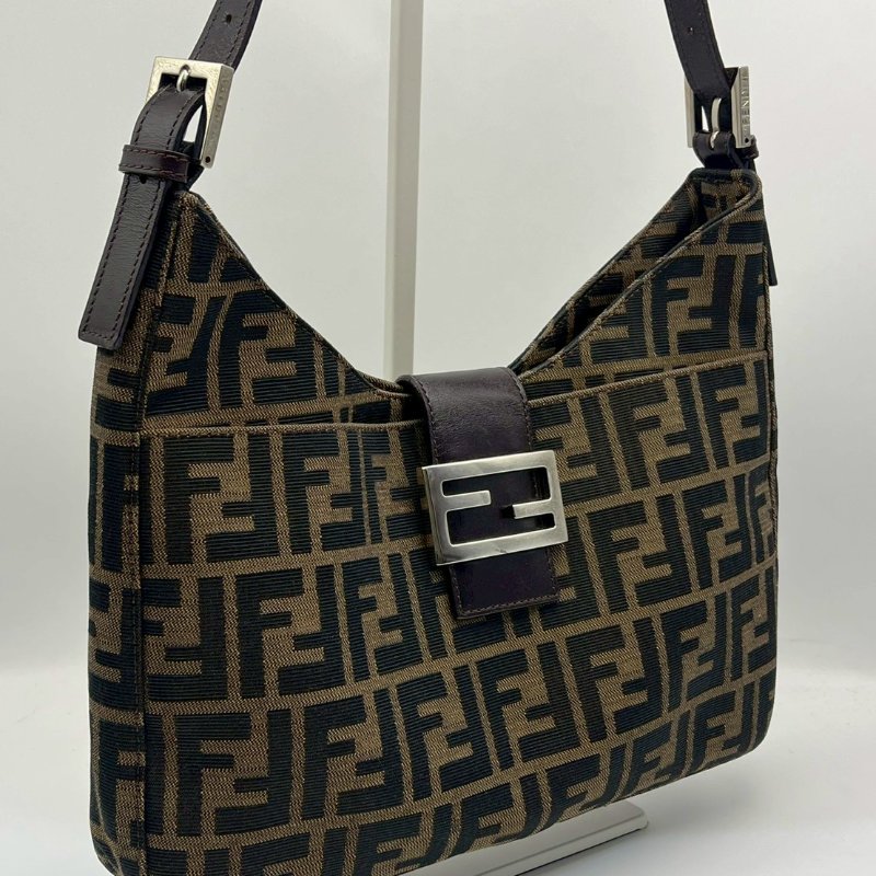 🏷Fendi老花牛角包-3