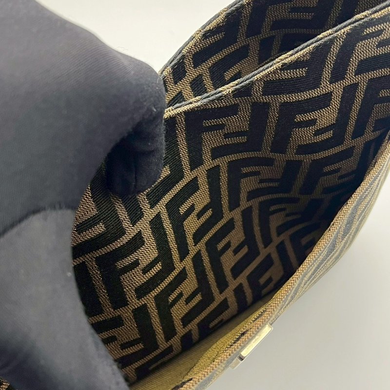 🏷Fendi老花牛角包-4