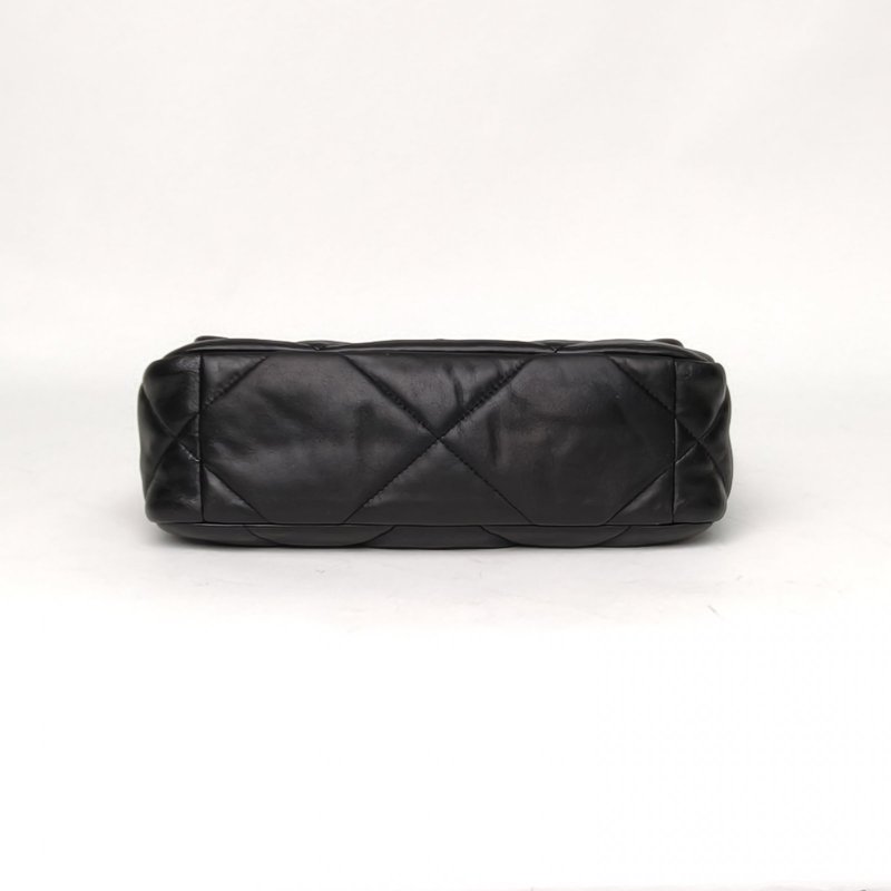 CHANEL 19BAG口蓋包小號26黑色羊皮晶片開金銀扣肩背包-4