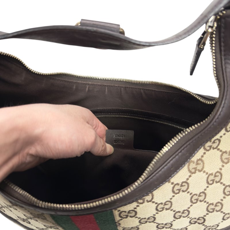 GUCCI GG 肩背包-17