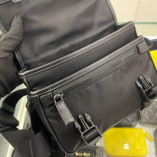 東區正精品㊣PRADA 2VD034 全新黑色尼龍銀三角牌雙釦包郵差包斜背包三合一包 RA1830-1