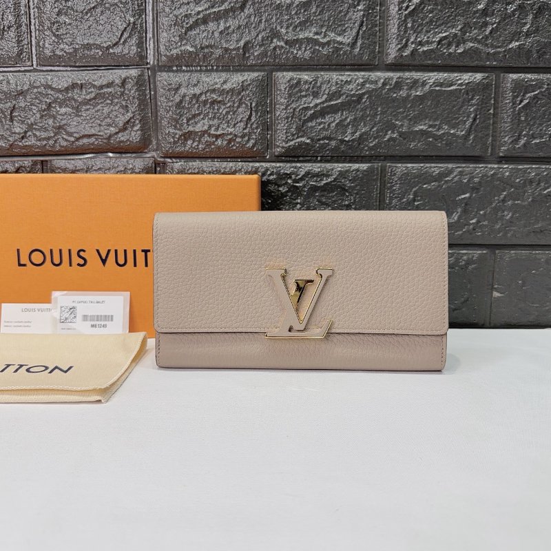 LV 卵石色牛皮Capucines長夾-0