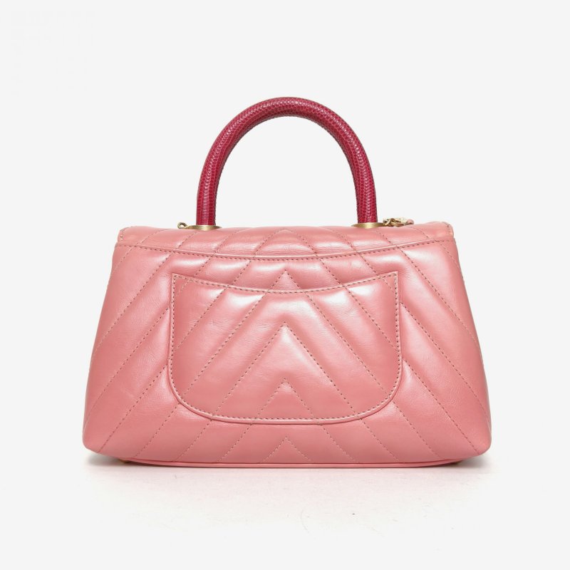 CHANEL CocoHandle小號24粉色牛皮25開金扣V紋蜥蜴皮手柄肩背包-2
