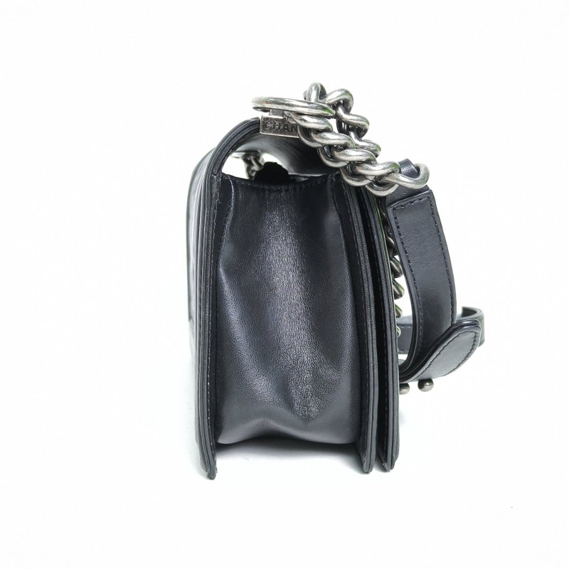 CHANEL Leboy中號25黑色羊皮18開銀扣浮雕麻花刺繡肩背包-3