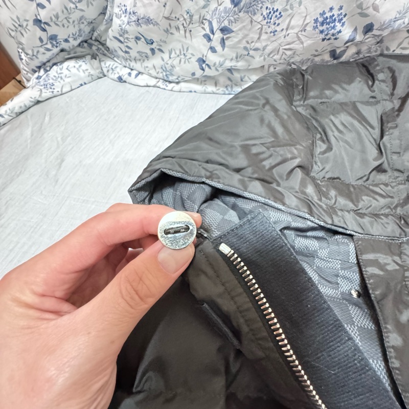 LV Damier Graphite 雙面連帽羽絨服 男/女可穿-8