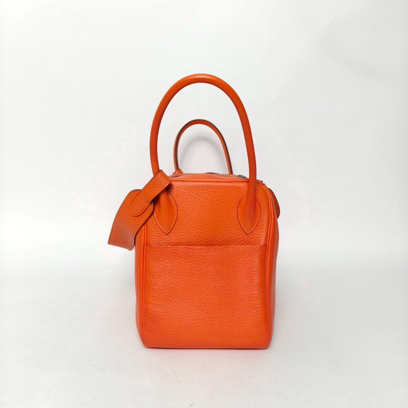 HERMES Lindy3493愛馬仕橙TC皮T刻銀扣肩背包-1