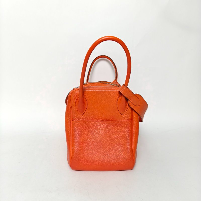 HERMES Lindy3493愛馬仕橙TC皮T刻銀扣肩背包-3
