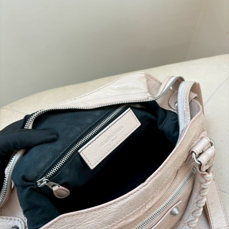 🏷Balenciaga 機車包/寶寶粉-7