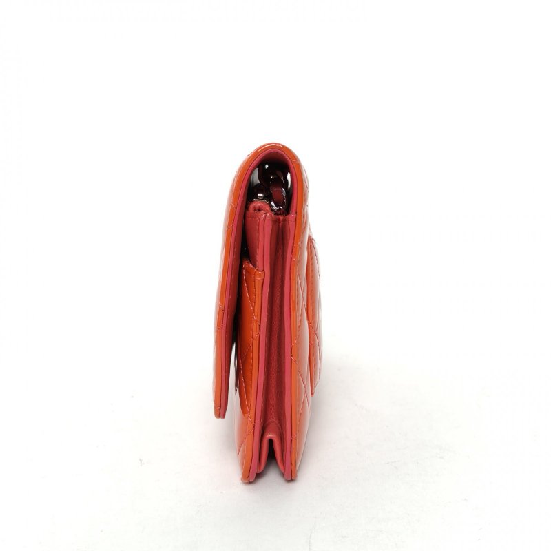 CHANEL CFWOC19紅色漆皮17開粉扣肩背包-1