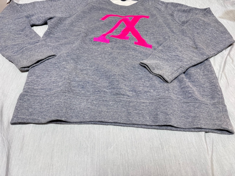 Louis Vuitton LV 長袖 up and down 灰色大學衣-1