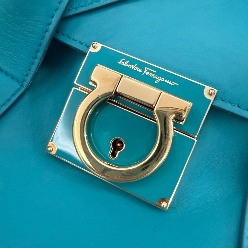 Salvatore Ferragamo孔雀綠手提肩揹兩用包-10