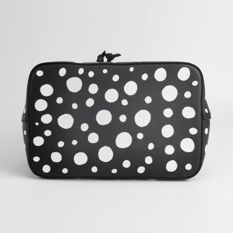 Louis Vuitton (LV) Yayoi Kusama聯名款NEONOE中號牛皮壓紋老花抽繩單肩包 芯片款-5