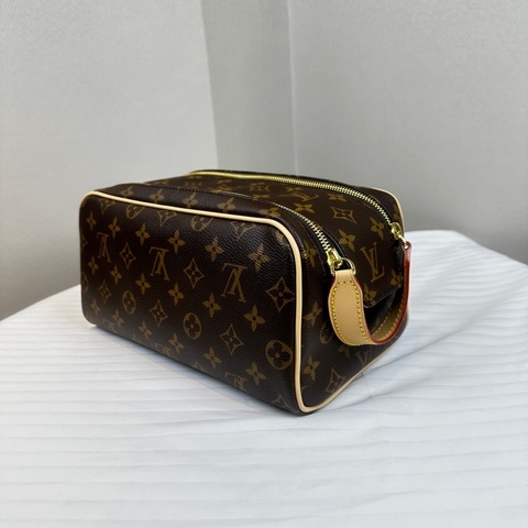 閒置新 路易威登/Louis Vuitton Dopp Kit Monogram Macassar 塗層帆布