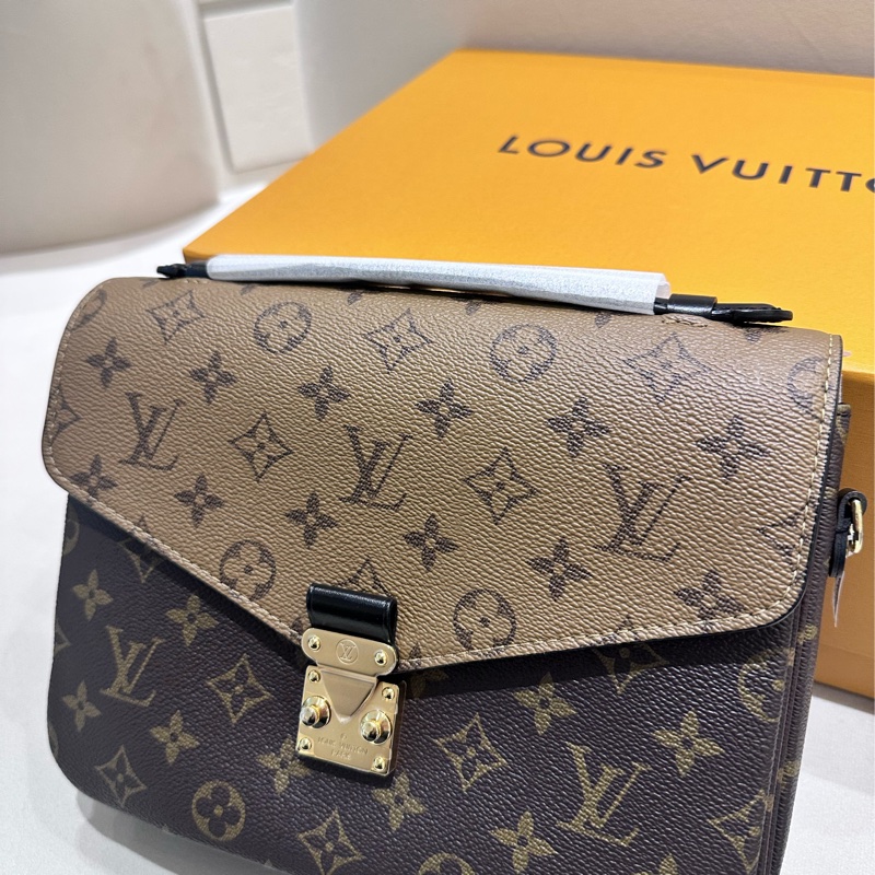 LV LOUIS VUITTON Pochette Metis 拼色老花翻蓋腋下包郵差包 塗層帆布拼牛皮飾邊 單肩手提包 花色-0
