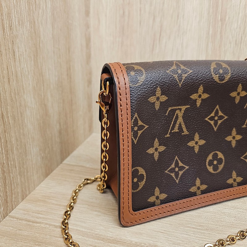 [銷量排名😆超甜價] LV 雙色老花Dauphine金釦斜背Woc-5