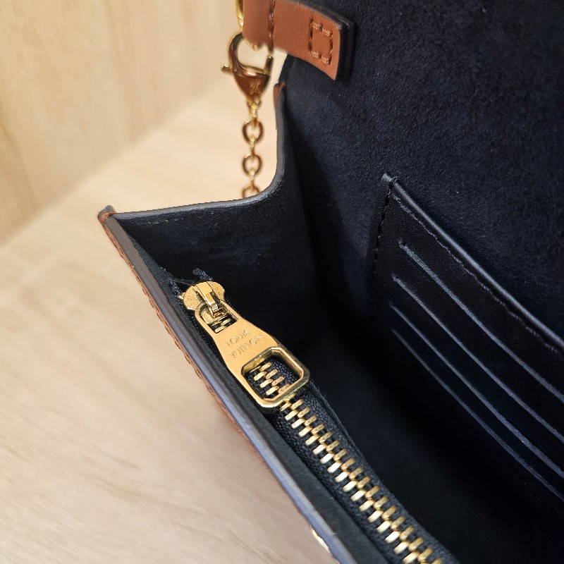 [銷量排名😆超甜價] LV 雙色老花Dauphine金釦斜背Woc-17