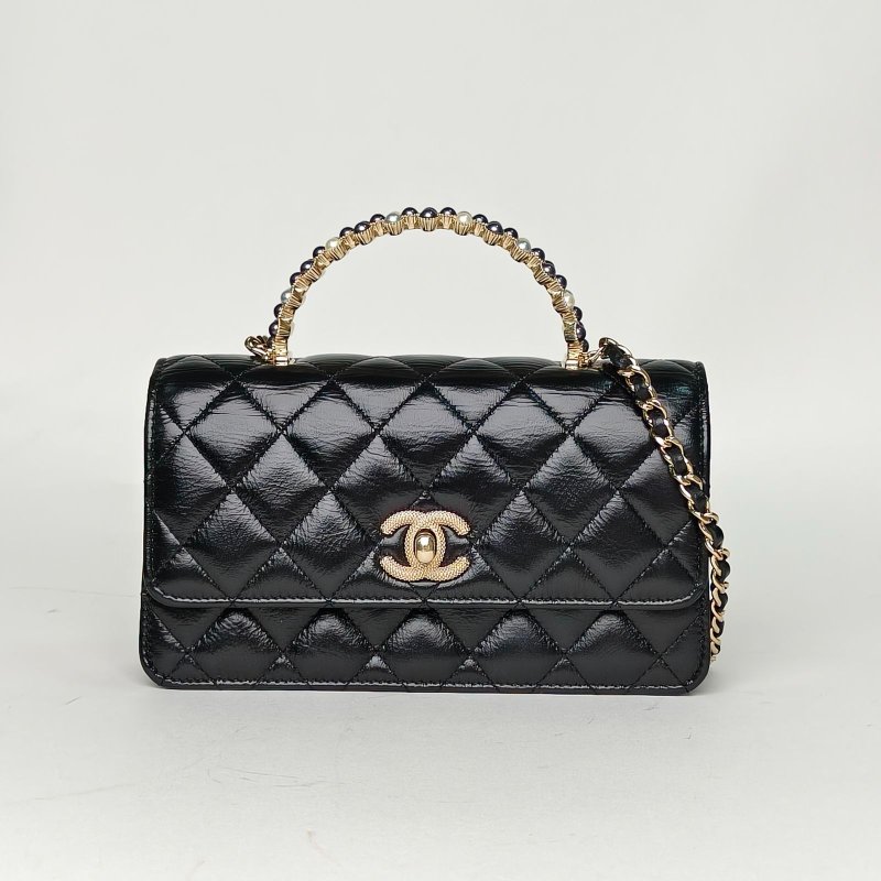 CHANEL 24P金屬寶石手柄黑色牛皮鐳射標金扣山茶花手柄肩背包-0