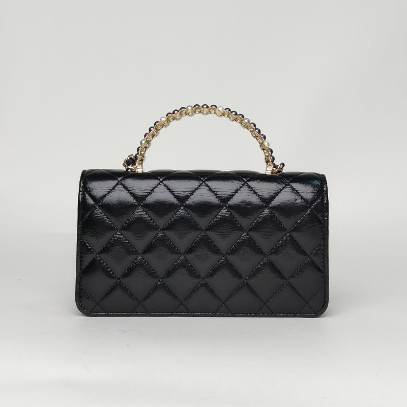 CHANEL 24P金屬寶石手柄黑色牛皮鐳射標金扣山茶花手柄肩背包-2