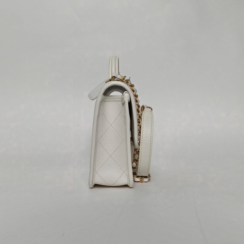 CHANEL 22K手柄郵差包17白色荔枝牛皮晶片開金扣金屬皮牌皮手柄肩背包-1