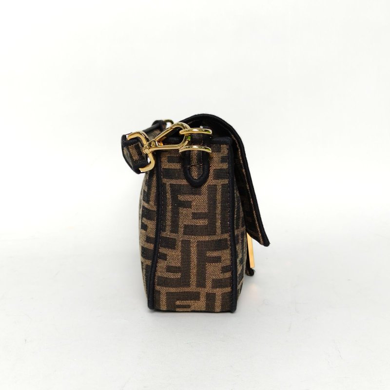FENDI Baguette法棍包中號老花帆布金扣肩背包-1