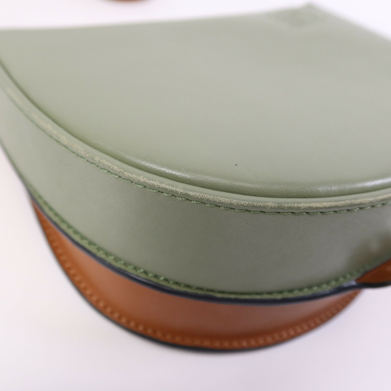 LOEWE 牛皮皮革Heel Duo Bag金扣肩背袋-10