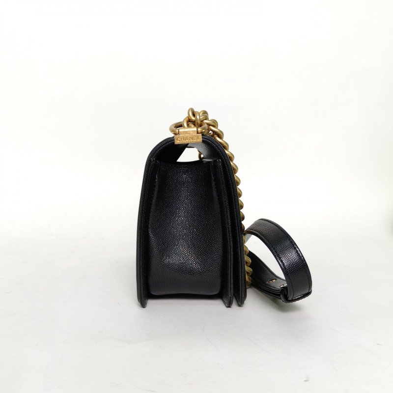 CHANEL Leboy中號25黑色荔枝牛皮29開金扣菱格紋肩背包-1