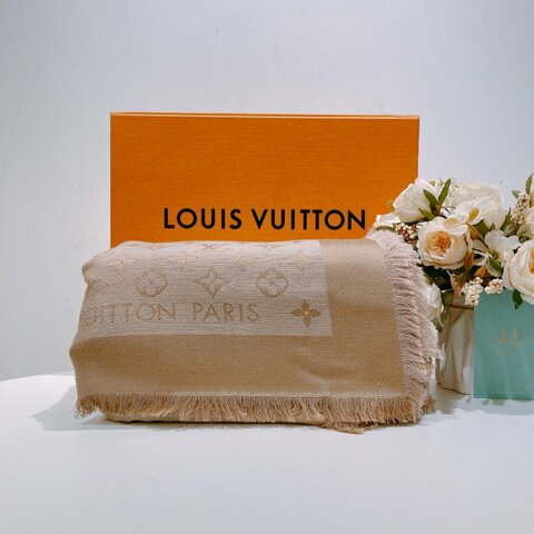 TW4588 Louis Vuitton 路易威登 方巾 玫瑰米黄 純絲羊毛混紡料M76068 Monogram Denim Scarf 139 x 139cm Wool x Silk