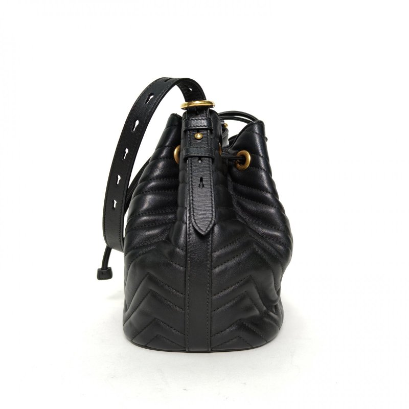 GUCCI GGMarmont抽繩水桶包21牛皮黑色金扣肩背包-1