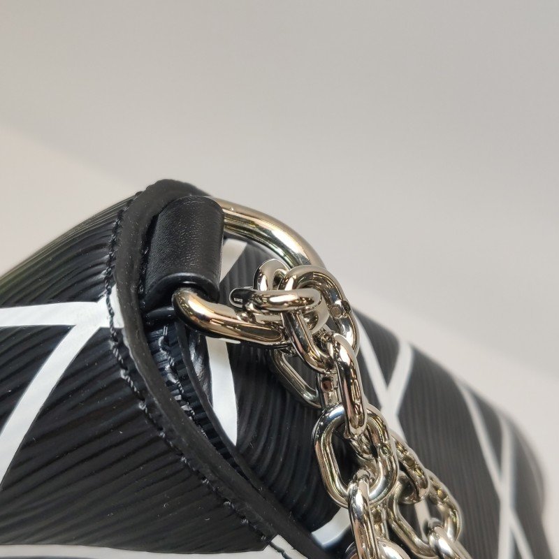 Louis Vuitton(LV)Twist小號牛皮拼色網格LV旋轉鎖扣單肩包-9