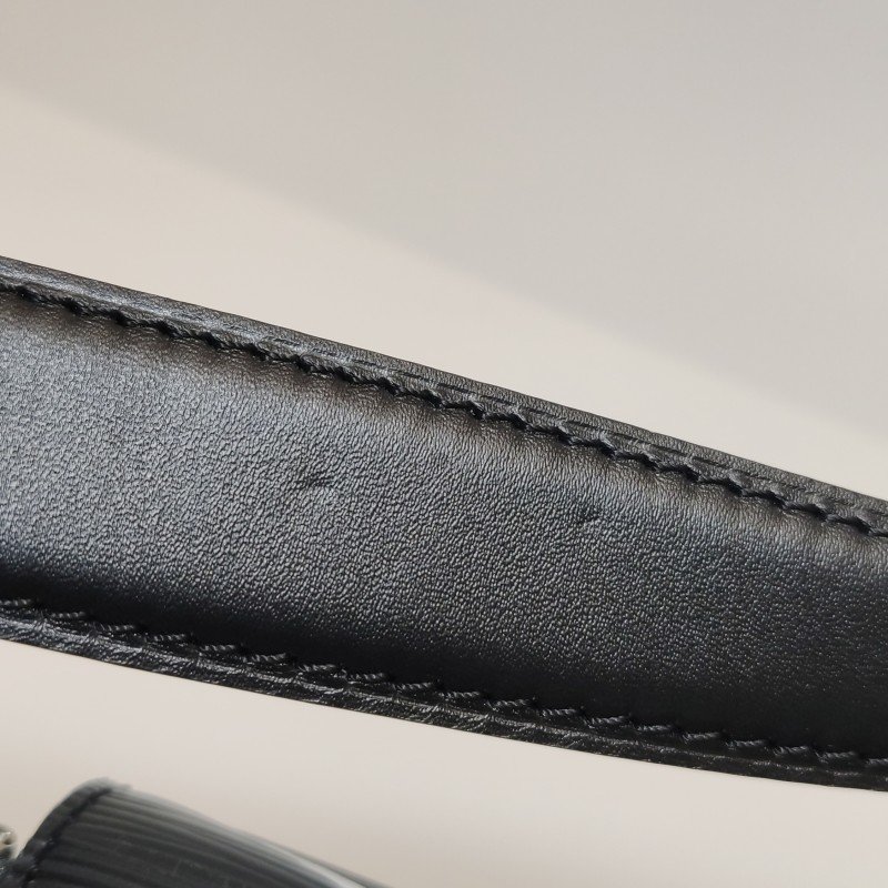 Louis Vuitton(LV)Twist小號牛皮拼色網格LV旋轉鎖扣單肩包-10