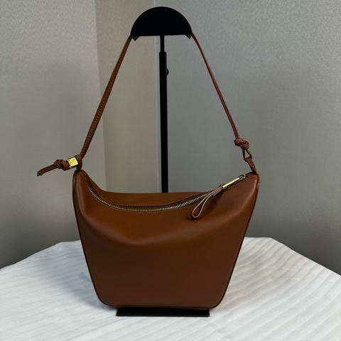 98新 羅意威/Loewe 焦糖色手袋hobo包 經典牛皮革 16x10x18cm