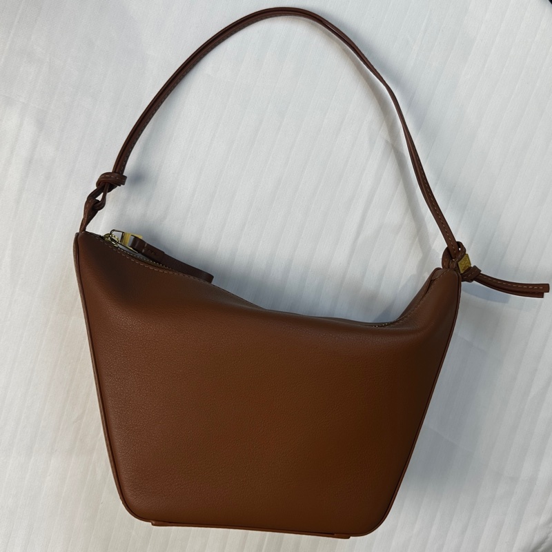 99新 羅意威/Loewe 焦糖色手袋hobo包 經典牛皮革 16x10x18cm-1