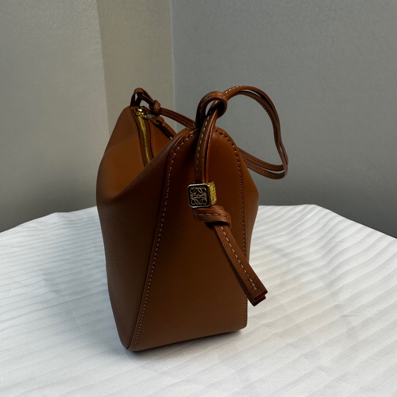 99新 羅意威/Loewe 焦糖色手袋hobo包 經典牛皮革 16x10x18cm-2