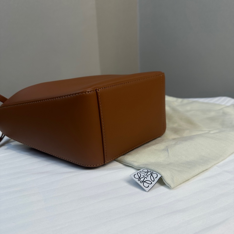 99新 羅意威/Loewe 焦糖色手袋hobo包 經典牛皮革 16x10x18cm-11