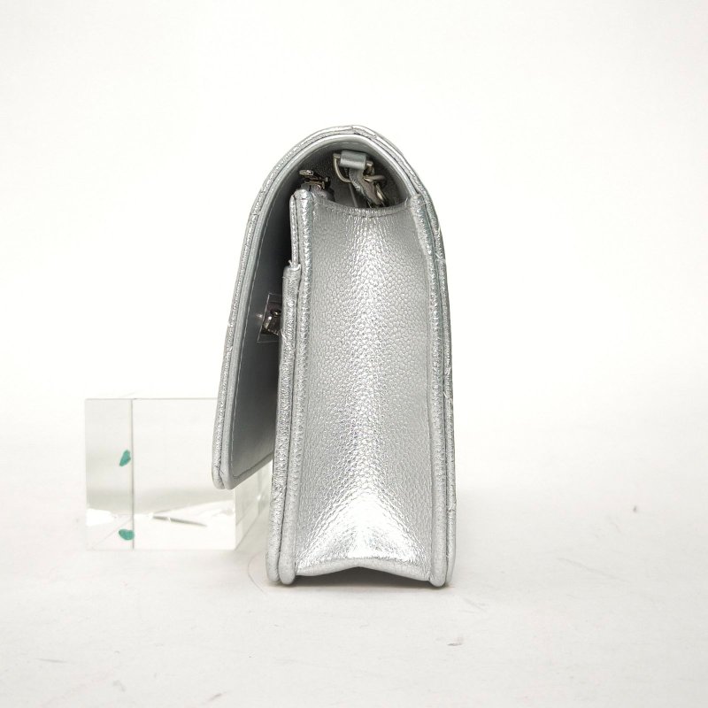 CHANEL CFWOC1925B銀色牛皮晶片開銀扣菱格紋雙C調節肩帶肩背包-1