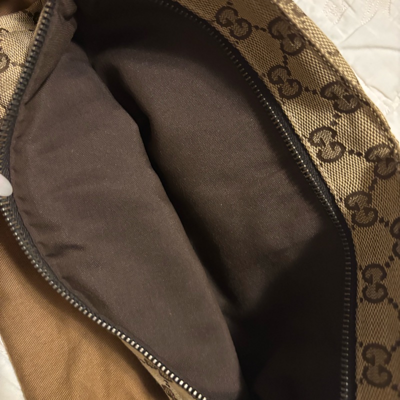 Gucci腰包 因送洗邊角有磨損-16
