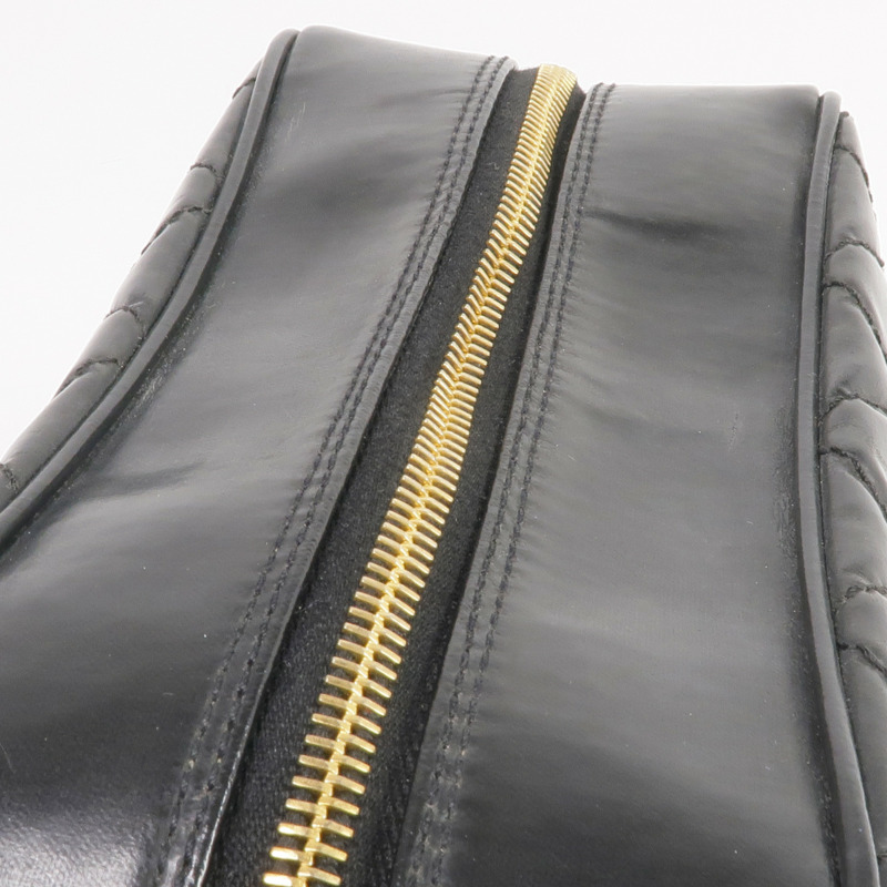 CHANEL 羊皮皮革Pouch金扣手拿包-12