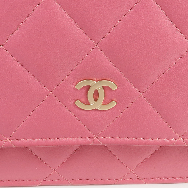 CHANEL 羊皮皮革WOC Wallet On Chain金扣鏈帶肩背袋-9