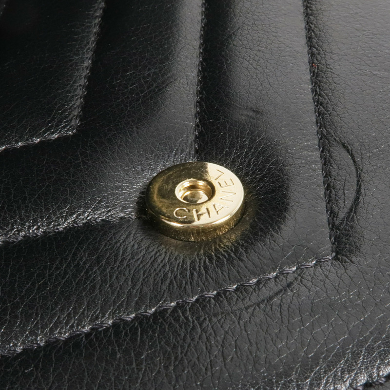 CHANEL 牛皮皮革Chain Shoulder金扣鏈帶肩背袋-11