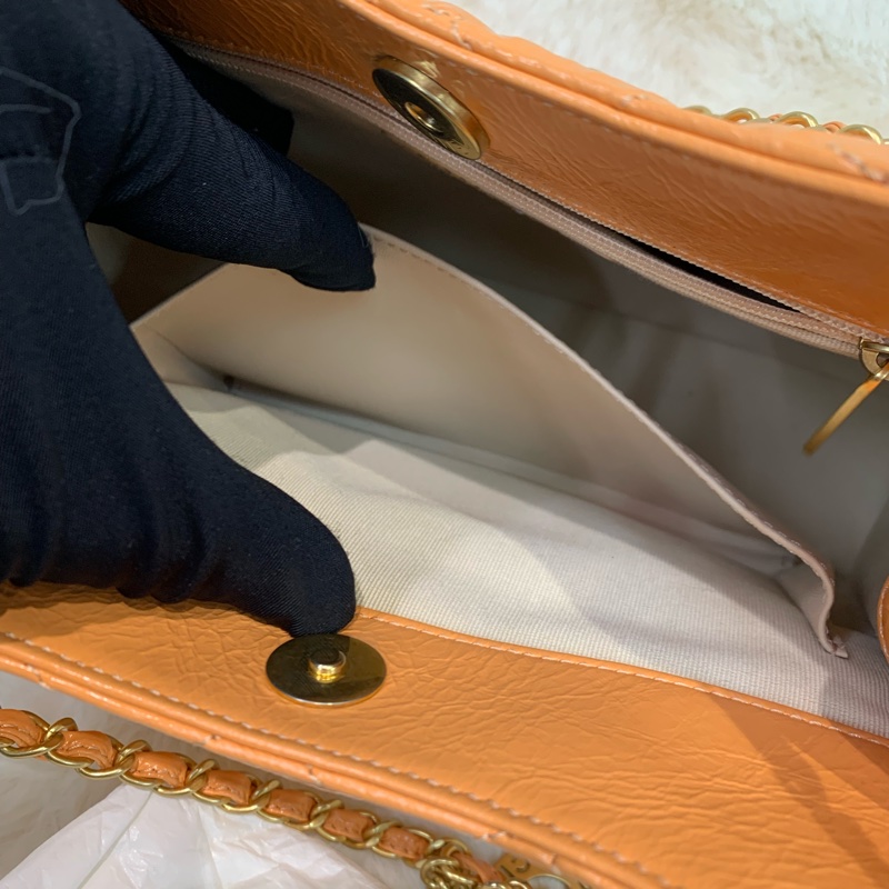 Chanel 淺橘色天貓精靈 HOBO XB945-35