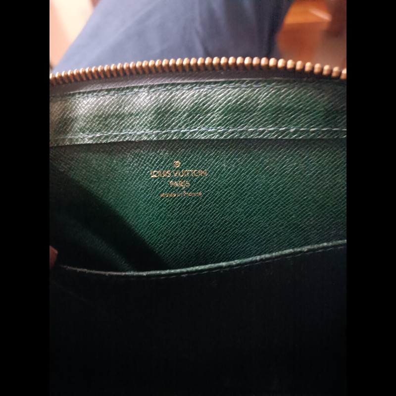 LV 深綠手拿包-10