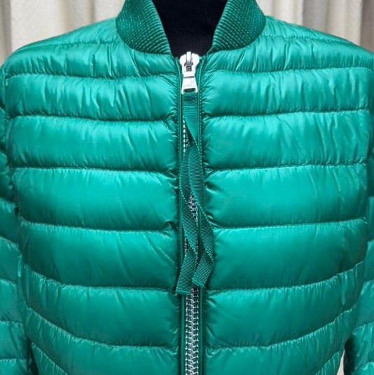 Moncler翡翠綠色薄羽絨外套--美翻-4