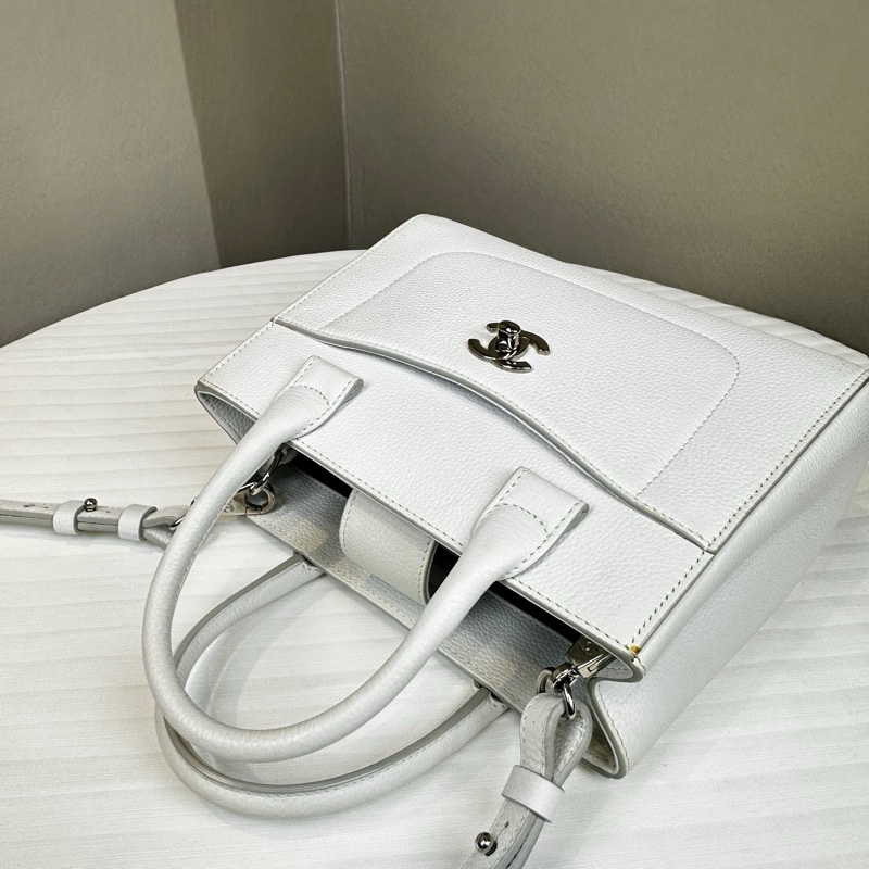 香奈兒/Chanel 白色Neo Executive Tote銀扣牛皮手提斜背包 23x9.5x16.5cm-16