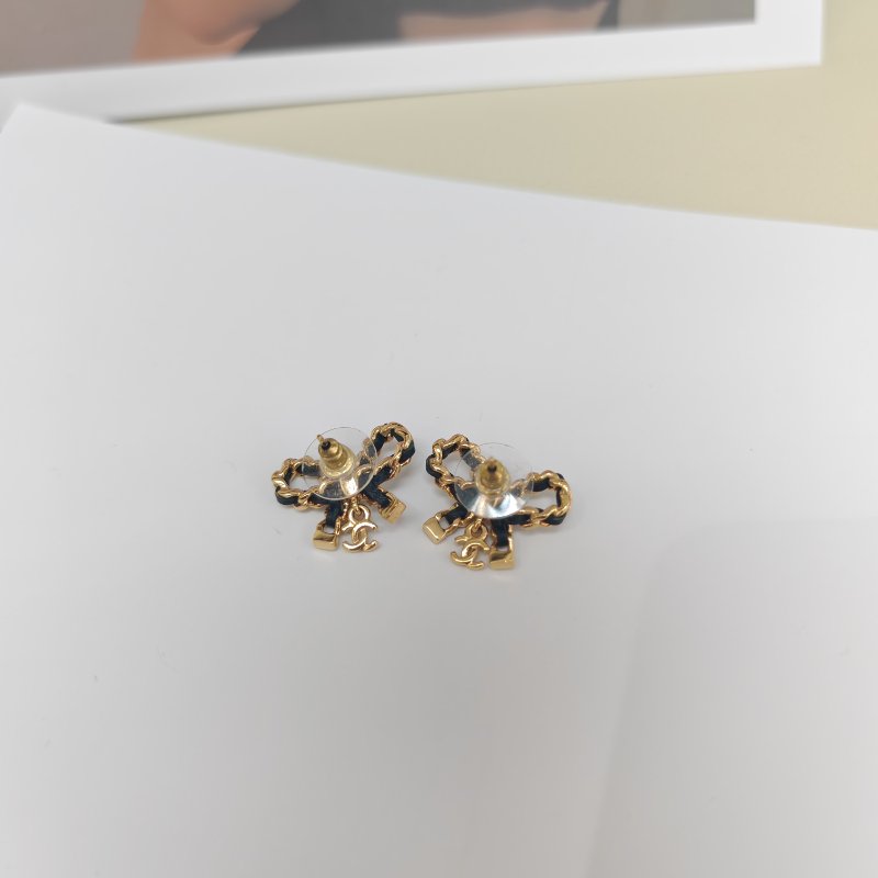 Chanel 24V 皮穿蝴蝶結耳釘-4