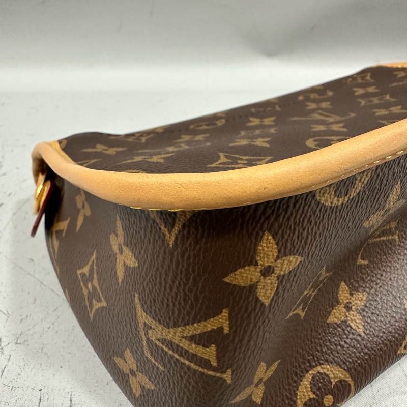 LV M45985 原花金釦法棍包 編織背帶-10