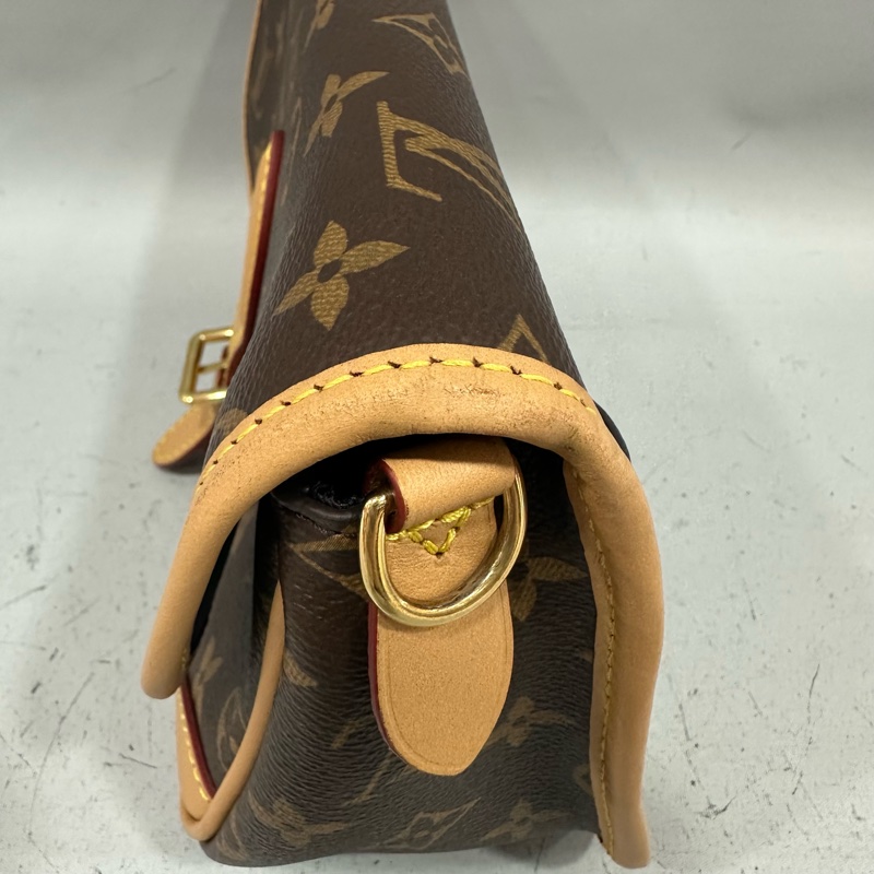 LV M45985 原花金釦法棍包 編織背帶-14