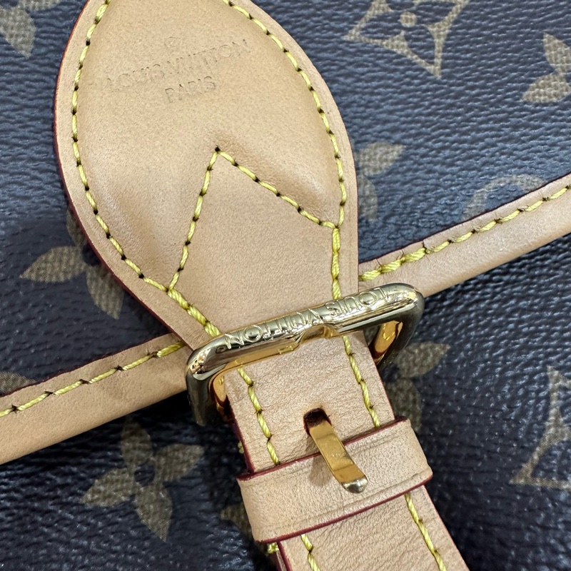 LV M45985 原花金釦法棍包 編織背帶-29
