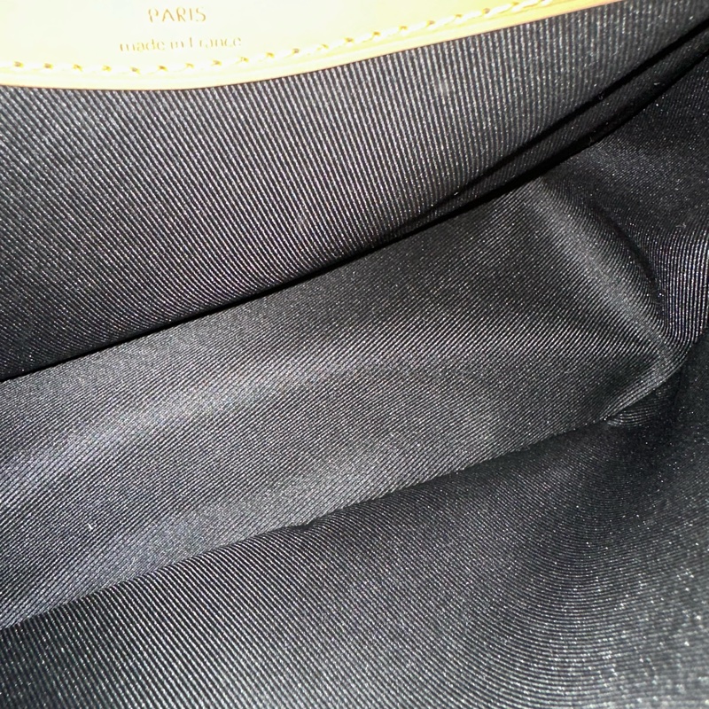 LV M45985 原花金釦法棍包 編織背帶-44